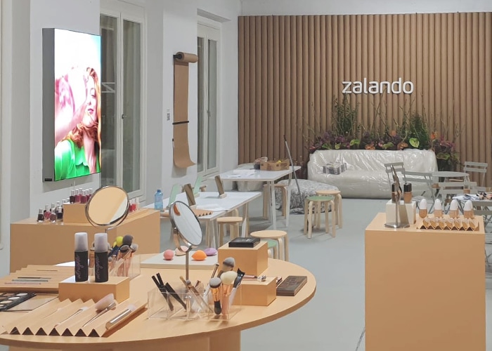 Leuchtrahmen indoor Zalando Wien